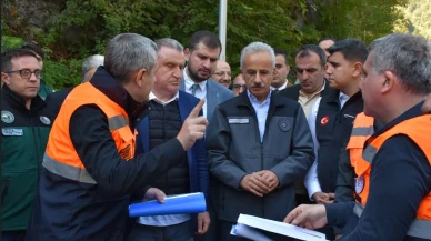 Artvin Borçka’da sel sonrası çalışmalar: İki bakan sahada
