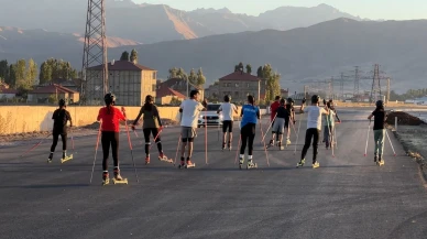 Şampiyon kayakçıların göz dolduran azmi