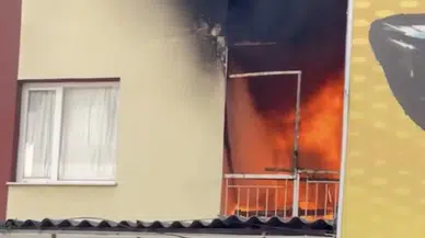 İtfaiyeden zamanla yarış! Bornova’da 3 daire alevlere teslim...