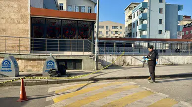 Gebze'de sokakta şok anlar! Yürürken kurşunların arasında kaldılar