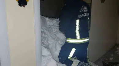 Evine çığ düşen düşene! Yine Van, yine felaket...