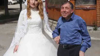 Adana'da belediye otobüsü görme engelli çifte çarptı: Kadın 4 aylık hamileydi...