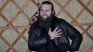 Diriliş Ertuğrul’un Melikşah Alp’i Melikşah Özen'den atlı ve kostümlü 'Evet!'