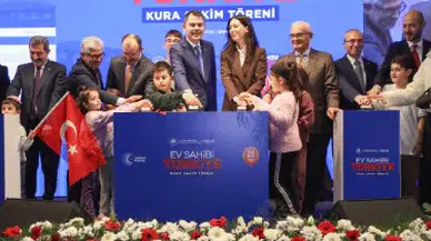 Bakan Kurum, Samsun’da Sosyal Konut Kura Çekimi Töreni’nde konuştu: '11 ilde Avrupa büyüklüğünde alanı yeniden inşa ettik'