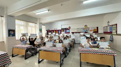 Karneler dağıtıldı, tatil başladı: Erzincan’da 41 bin 002 öğrenci tatile girdi.