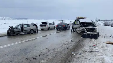 Kastamonu yolunda korkunç kaza! İki araç çarpıştı, aile yasa boğuldu