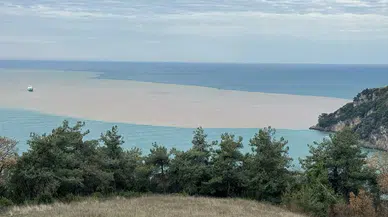 Bartın’da doğa olayı: Deniz renk değiştirdi!