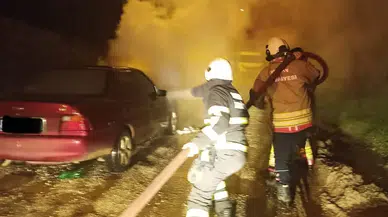Hatay’da seyir halindeki otomobil alev alev yandı!