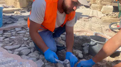 Antalya Belek Üniversitesi’nden Olympos’ta tarihi keşif: Mozaik yazıtlar ortaya çıkarıldı