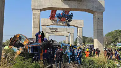 Tayland’da bir günde iki vinç kazası: 2 ölü, 5 yaralı!