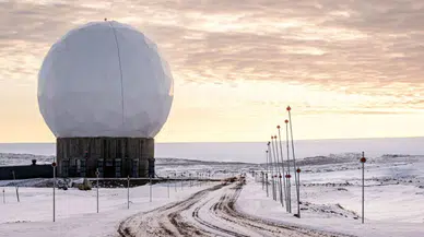 Grönland’da saatli bomba: Buzlar eridikçe tehlike yaklaşıyor