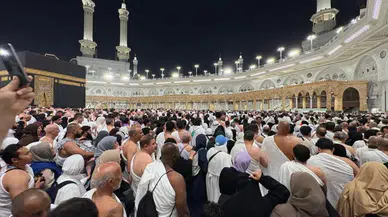 Umrede rekor kalabalık: Mescid-i Haram sınırları zorladı