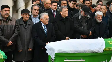 Abdullah Gül'ün acı günü: Cenazeye yoğun katılım dikkat çekti