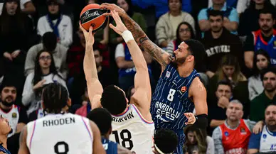 Efes evinde son bölümde çözüldü: Paris’ten İstanbul’da 84-79’luk darbe