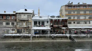 Bayburt buz kesti! Termometreler eksi 18’i gösterdi