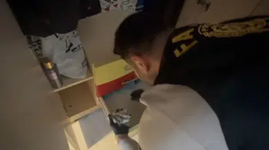 Gündüz gözüyle silahlı saldırı: Fatih'te eve kurşun yağdı!