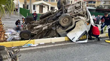 Balıkesir’de feci kaza! Devrilen kamyonette can pazarı