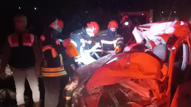 Erzurum’da ölüm yolculuğu! Tır otomobile çarptı