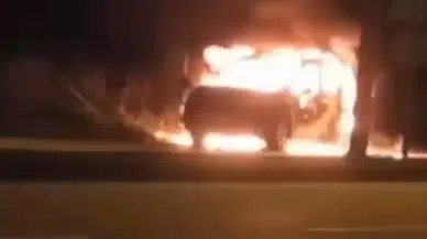 Bursa trafiğinde yangın paniği! Otomobil aniden alev aldı, trafik felç oldu