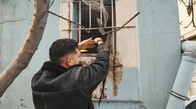 Adana’da hırsızlık şovu! Küçük pencere, büyük hırsızlık