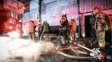 Buca’da korkunç yangın! Mobilya atölyesi alevlere teslim oldu