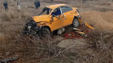 Afyonkarahisar’da taksi şarampole uçtu! Sürücü acı sonla karşılaştı