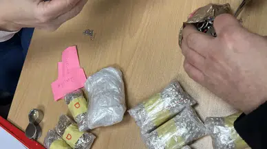 Sınır kapısında pes dedirten kaçakçılık! Oda spreyi sandılar, altın çıktı