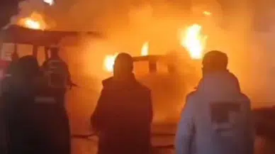 Şanlıurfa’da feci kaza! Çarpışan araçlar alev topuna döndü