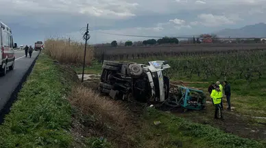 Manisa’da korkunç kaza: Çekiciden savrulan kamyon şarampole uçtu!