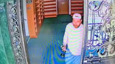 Oltayla Camiden Hırsızlık... Mikrofonları Çaldı!