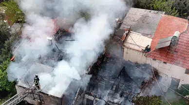 Antalya'da can pazarı: Gecekonduda çıkan yangında iki küçük kızı komşuları ölümden çekip aldı!