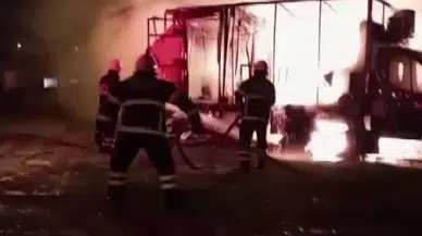 Sağlık ocağı savaş alanına döndü! Gece çıkan yangın ortalığı kül etti