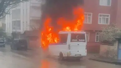 Kırıkkale’de yangın alarmı! Minibüs cayır cayır yandı