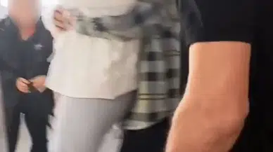 Sınıf değil Teksas! Samsun'da öfkeli veli sınıfı bastı, küçük çocuklar korkudan birbirine sarıldı