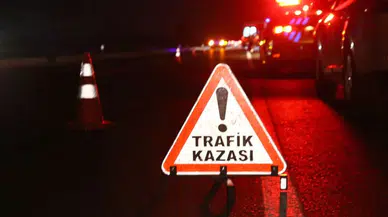 İstanbul Kartal'da korkutan kaza: İki otomobil kağıt gibi ezildi!