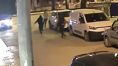 Darp edildi, silahını çekip kurşun yağdırdı! O anlar kamerada