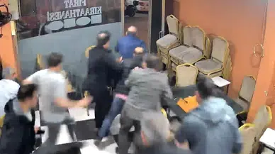 Böylesi görülmedi! Bir otomobil geçti, kahvehane sokağa döküldü