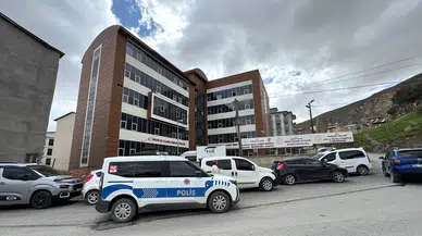 Hakkari’de kan donduran olay! Kurumda görevli psikoloğa bıçaklı saldırı