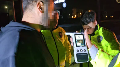 Eşi hastanelik oldu, o kendini aklamaya çalıştı: 'Eşimle kavga ettik, direksiyonu kırdı'