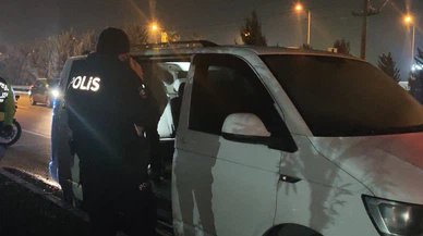 Sürücü koltuğunda son nefes... Antalya’da panelvanın içinden gelen sessizlik ölümü gizledi!