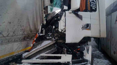 Tır tamiri ölümle bitti: Genç usta kupa ile motor arasında sıkıştı!