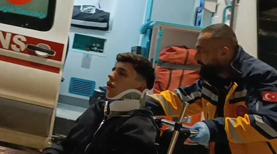 Bursa’da 'Direk' kaza! Direksiyon hakimiyeti izine çıktı, otomobil ok gibi saplandı...