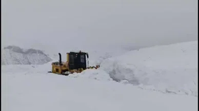 Elazığ beyaza gömüldü... Yüzlerce köy yolu kapandı, kırsalda hayat durdu!