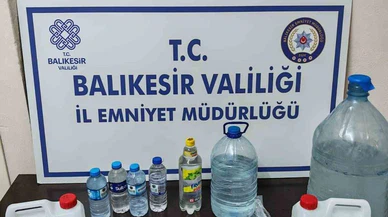 Erdek'te içki imalathanesi eve kuruldu... Polis baskın yaptı, 23 litre sahte içki ele geçirildi!
