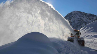 Erzincan’da kar değil, felaket yağdı... 449 köyde hayat durdu, ekipler seferber oldu!