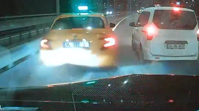 Eyüpsultan’da yol vermeme inadı ortalığı savaş alanına çevirdi! Egoların çatıştığı kaza anbean kameraya yansıdı...
