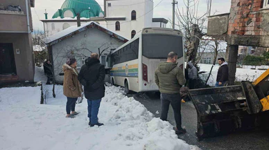 Ereğli'de korkutan kaza: Kontrolden çıkan halk otobüsü eve girdi!