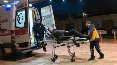 Direksiyon başında iki genç, bir çarpışma, bin pişmanlık! Kazadan sağ çıktılar ama...