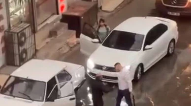 Trafikte tartıştı, şehir ortasında av başlattı! Şehir magandasının aksiyon filmlerini aratmayan anları kamerada...