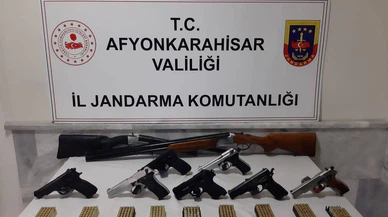 Jandarmadan peş peşe baskınlar: Afyon’da cephanelik ortaya çıktı!